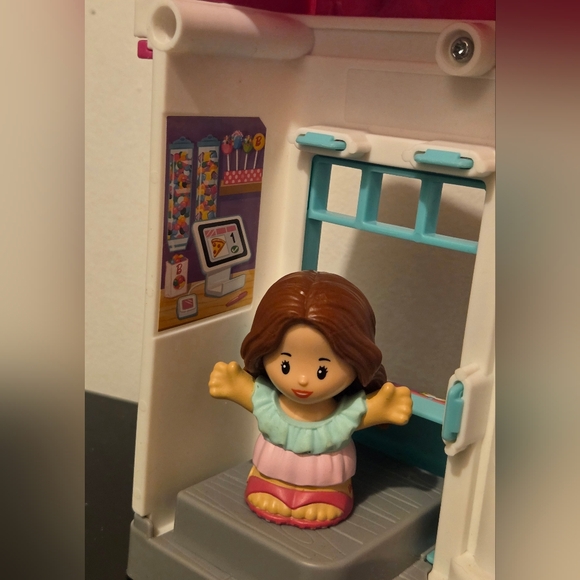 Little People Barbie Figurines With City Adventures Cafe - Picture 5 of 9